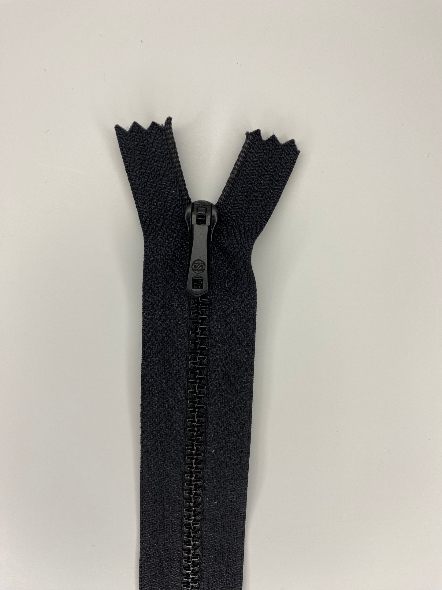 fermeture éclair métal Z13 coloris noir 460