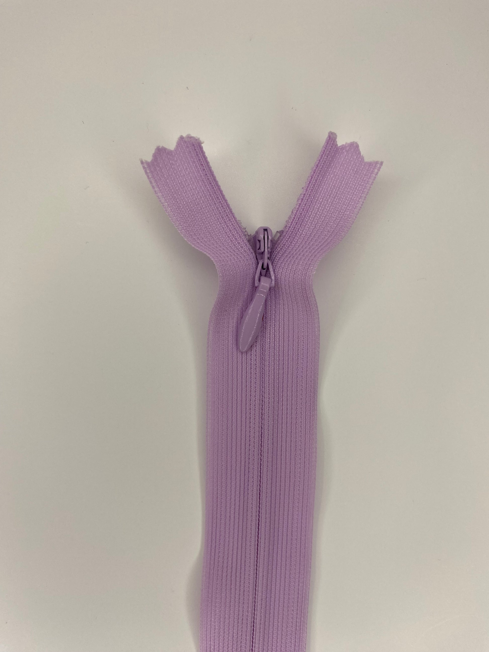 fermeture invisible lilas Z41 col 876